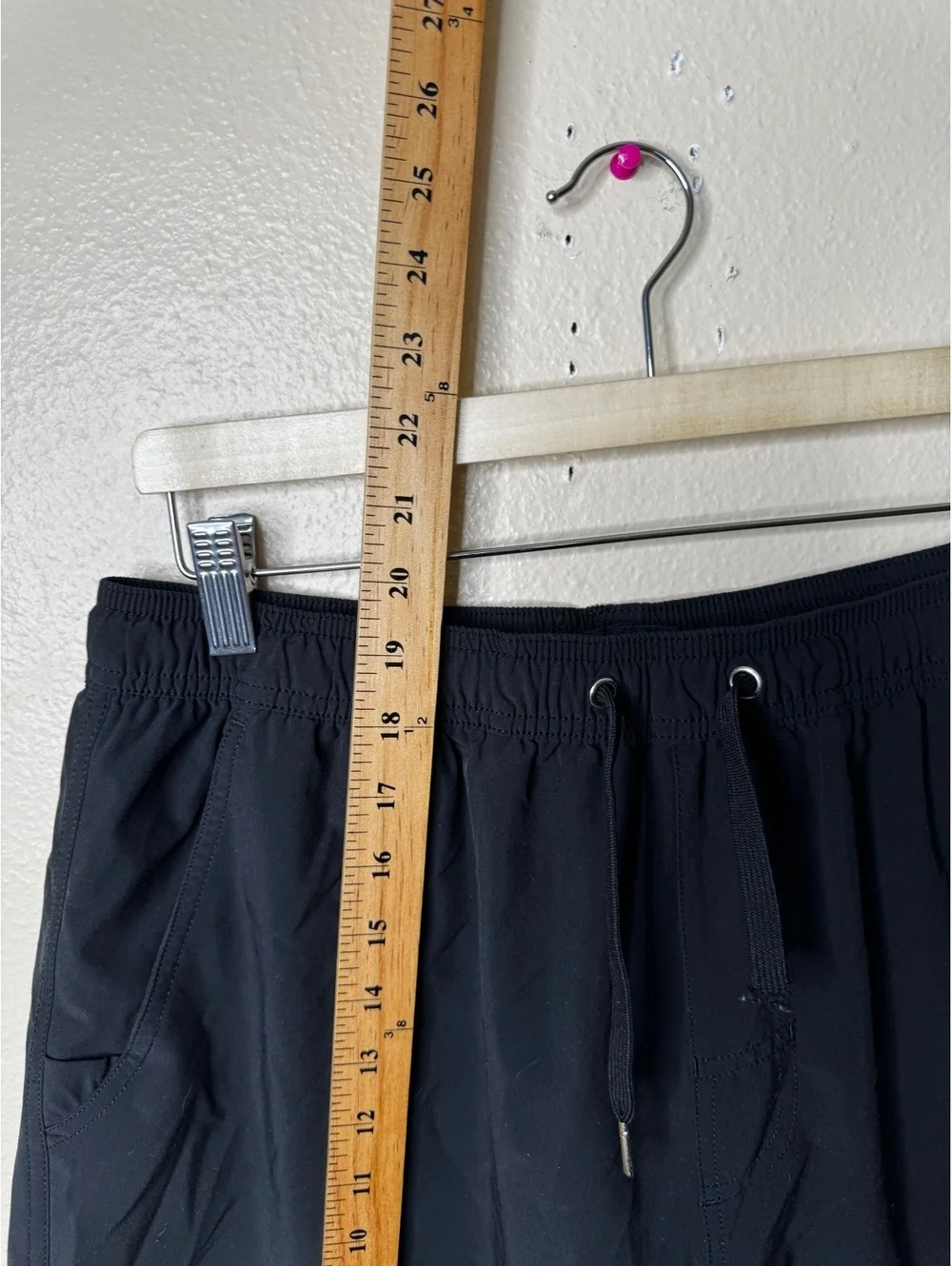 Quince Men’s Black Performance Athletic Shorts Built-In Liner Size Large